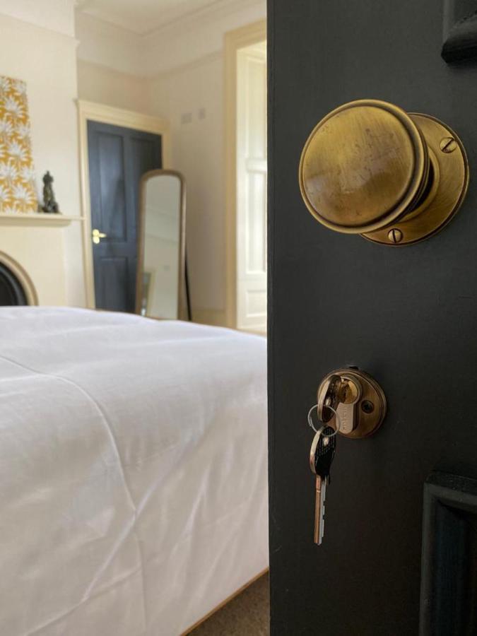 No6 Bed and Breakfast Barmouth Eksteriør billede