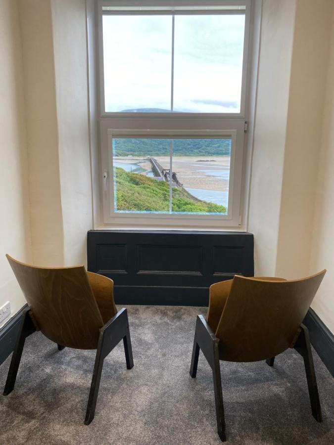 No6 Bed and Breakfast Barmouth Eksteriør billede
