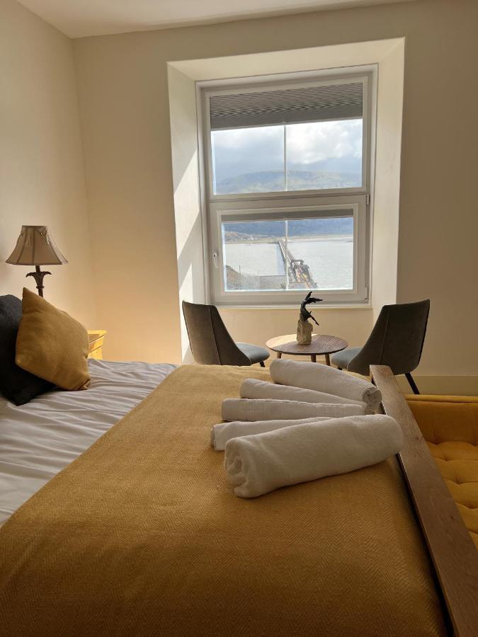 No6 Bed and Breakfast Barmouth Eksteriør billede